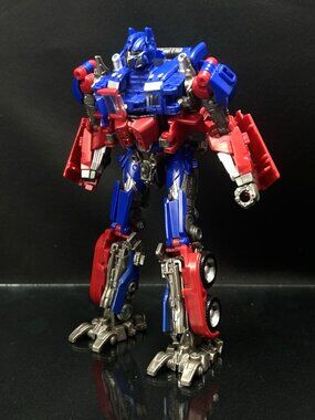 Transformers Studio Series #32 (?) Voyager Optimus Prime 2018 V-2976B Read